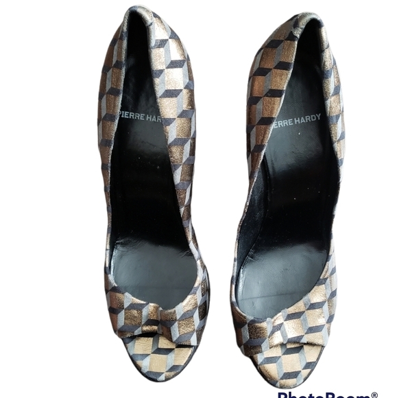 HP. PIERRE Hardy Geometric Pattern Wedge Heels - Picture 6 of 12